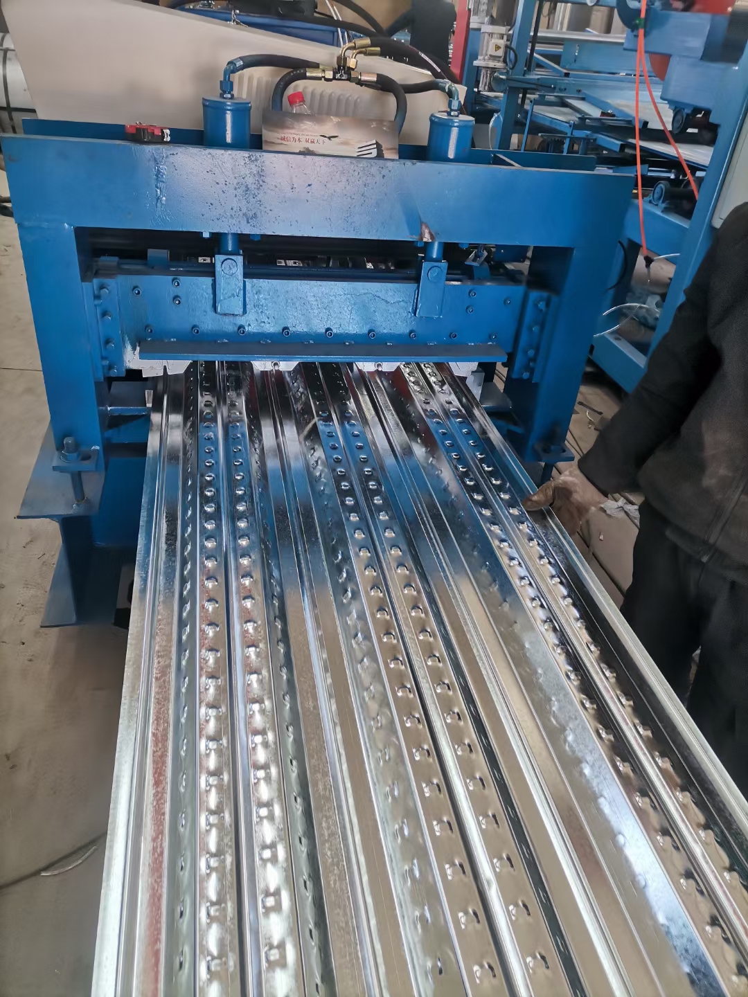 decking machine