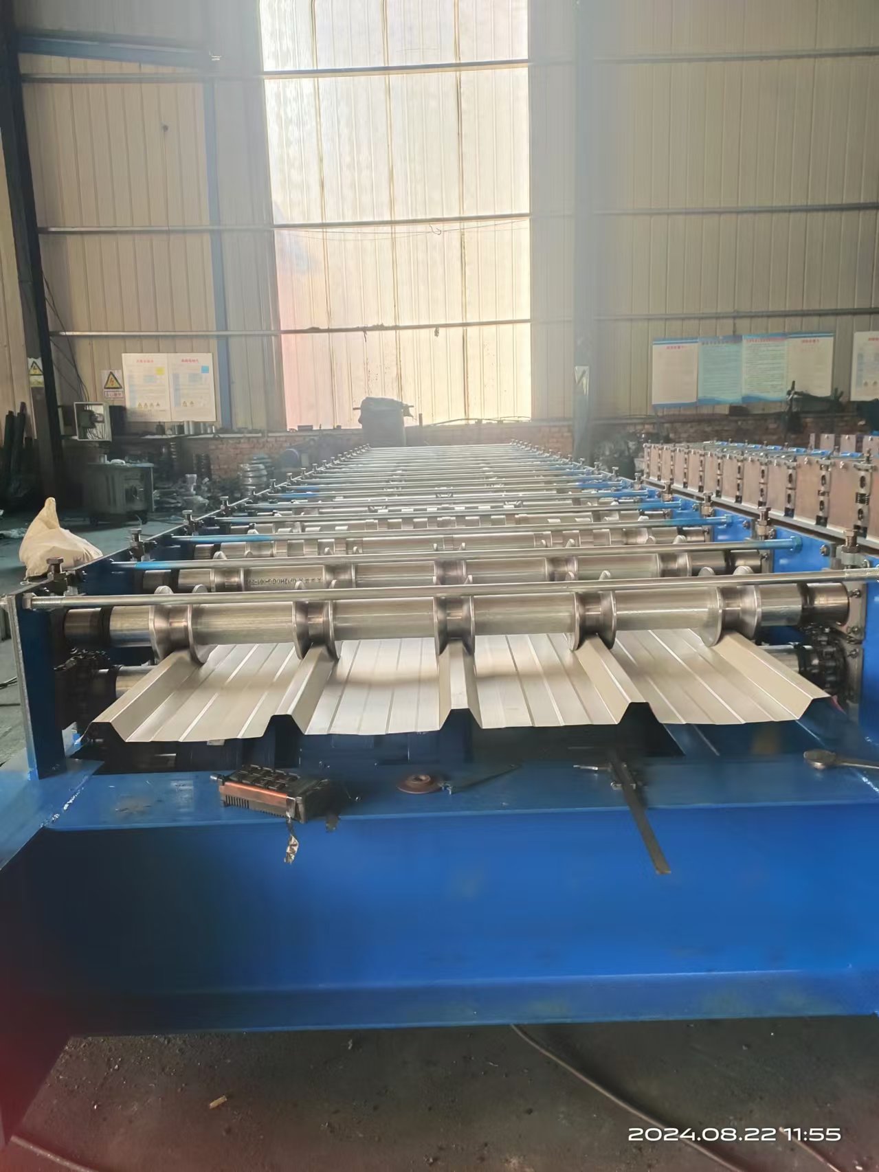 1000-Type Color Steel Tile Press Machine